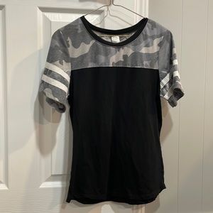 Women’s Small Camouflage T-Shirt